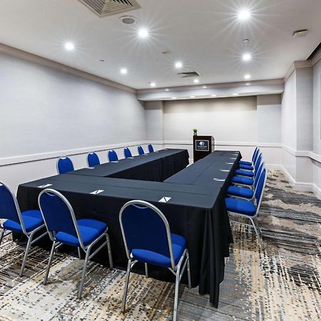 Doubletree By Hilton Tulsa At Warren Place מראה חיצוני תמונה