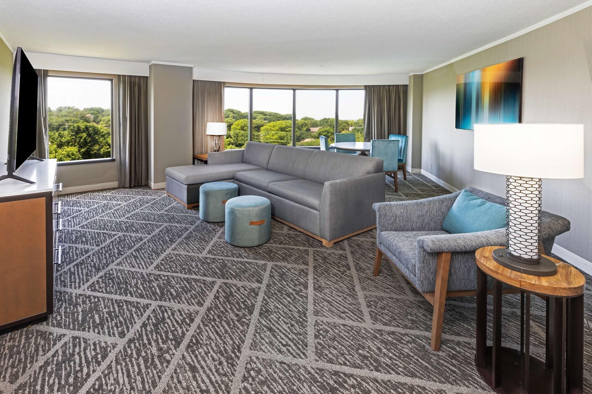 Doubletree By Hilton Tulsa At Warren Place מראה חיצוני תמונה