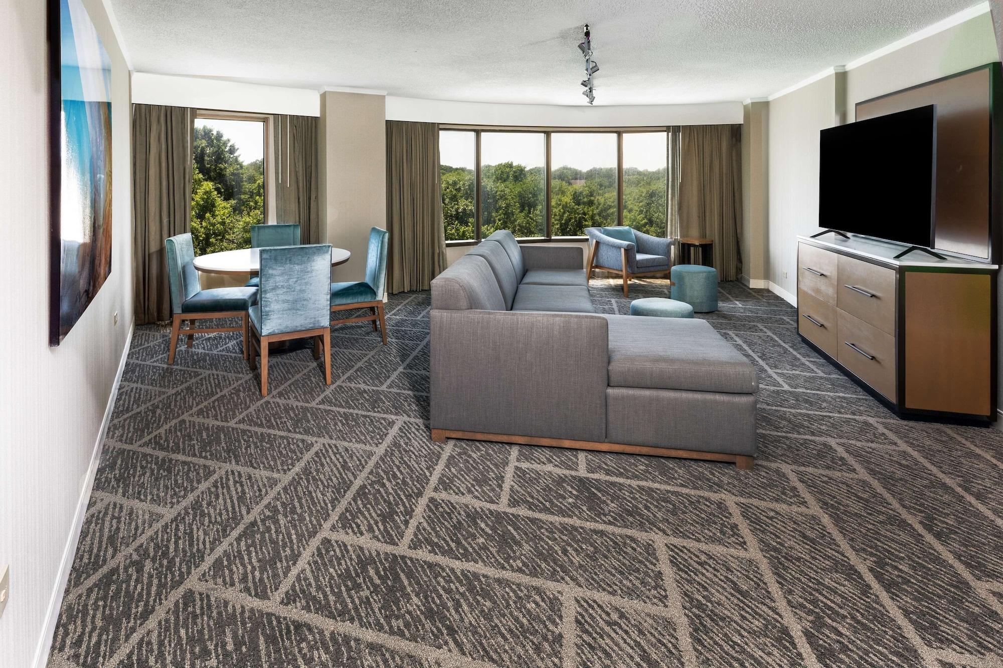 Doubletree By Hilton Tulsa At Warren Place מראה חיצוני תמונה