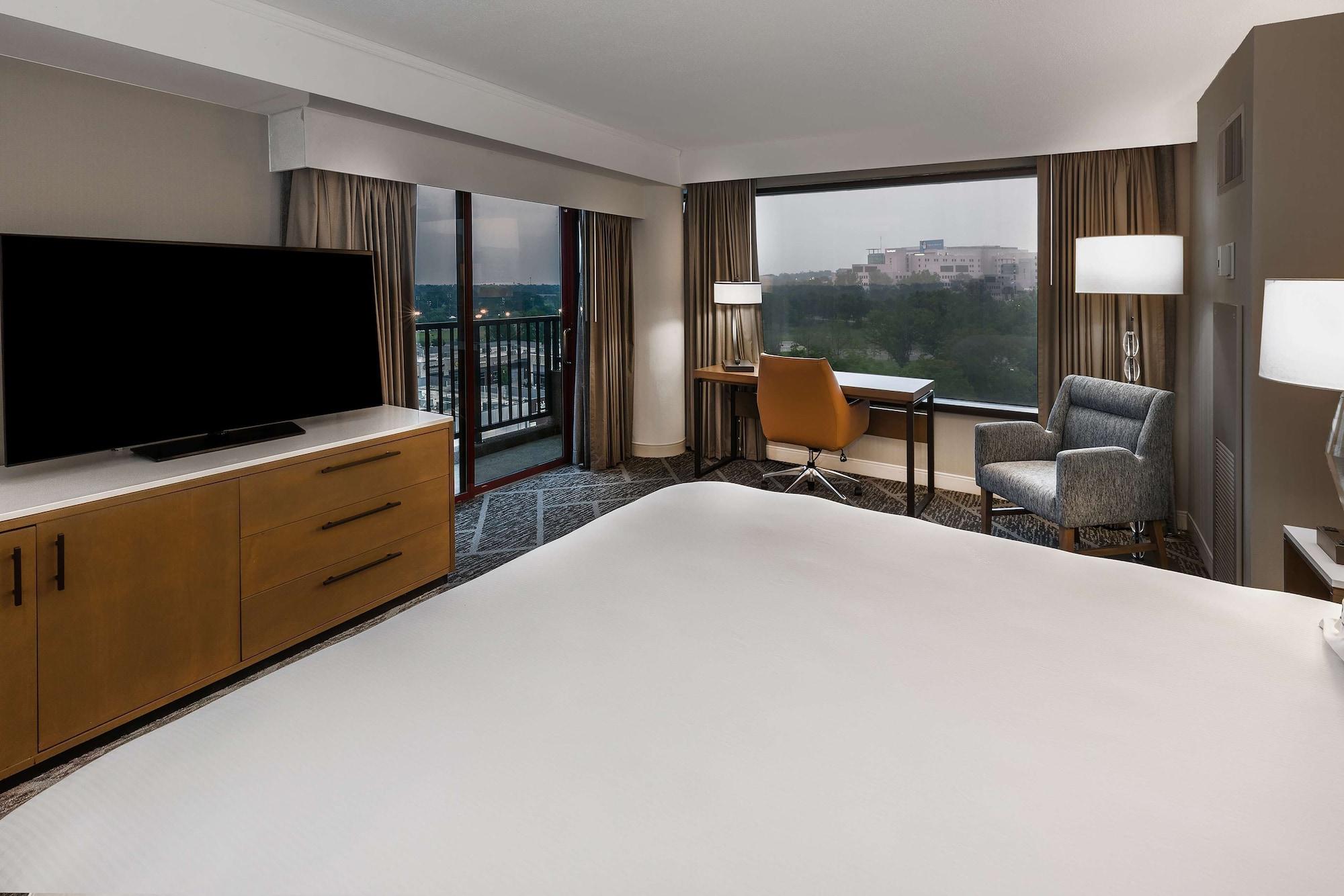 Doubletree By Hilton Tulsa At Warren Place מראה חיצוני תמונה