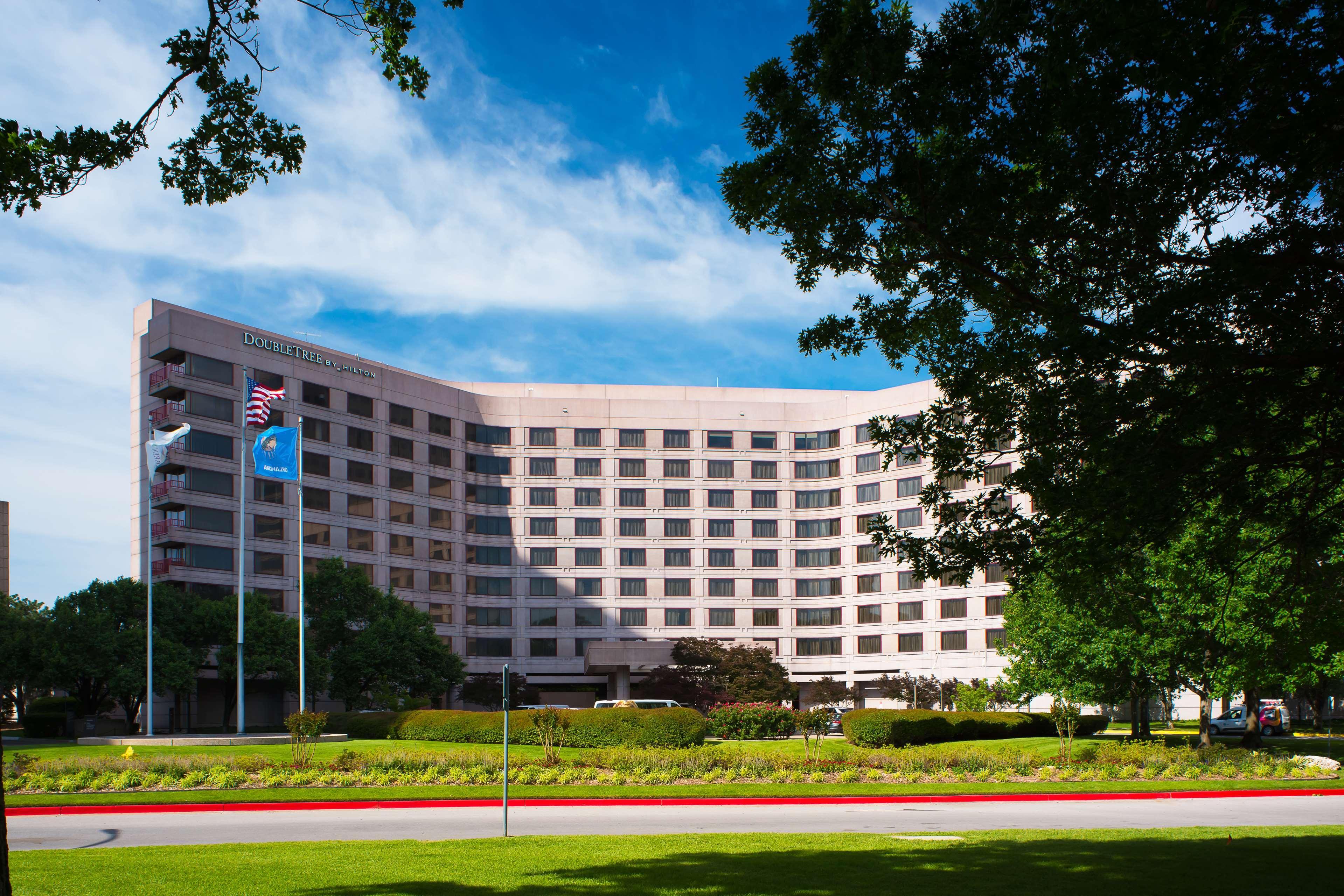Doubletree By Hilton Tulsa At Warren Place מראה חיצוני תמונה