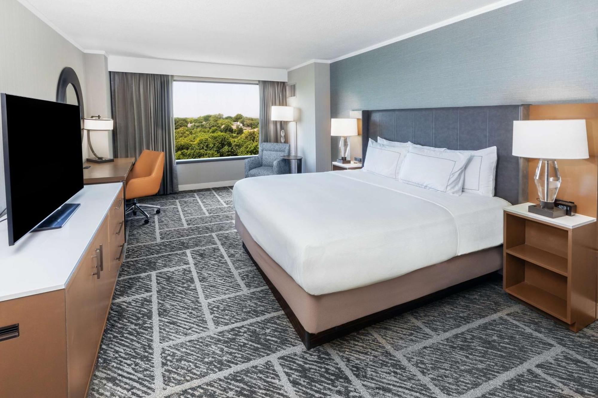 Doubletree By Hilton Tulsa At Warren Place מראה חיצוני תמונה