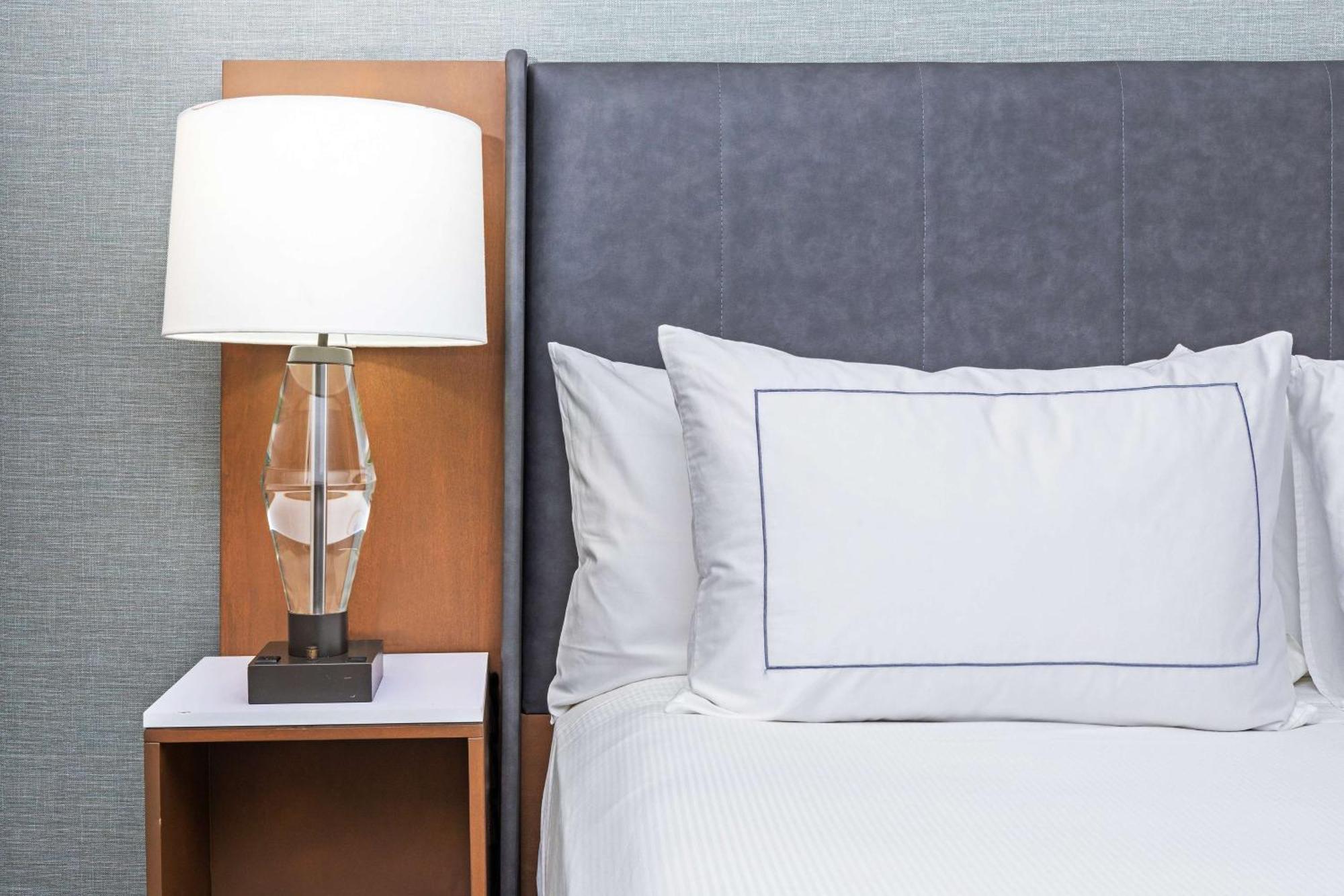Doubletree By Hilton Tulsa At Warren Place מראה חיצוני תמונה