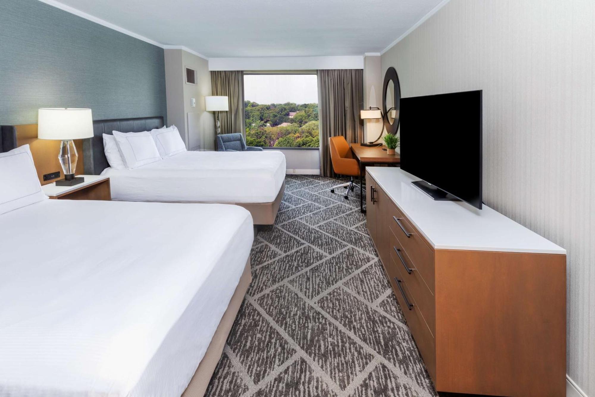 Doubletree By Hilton Tulsa At Warren Place מראה חיצוני תמונה