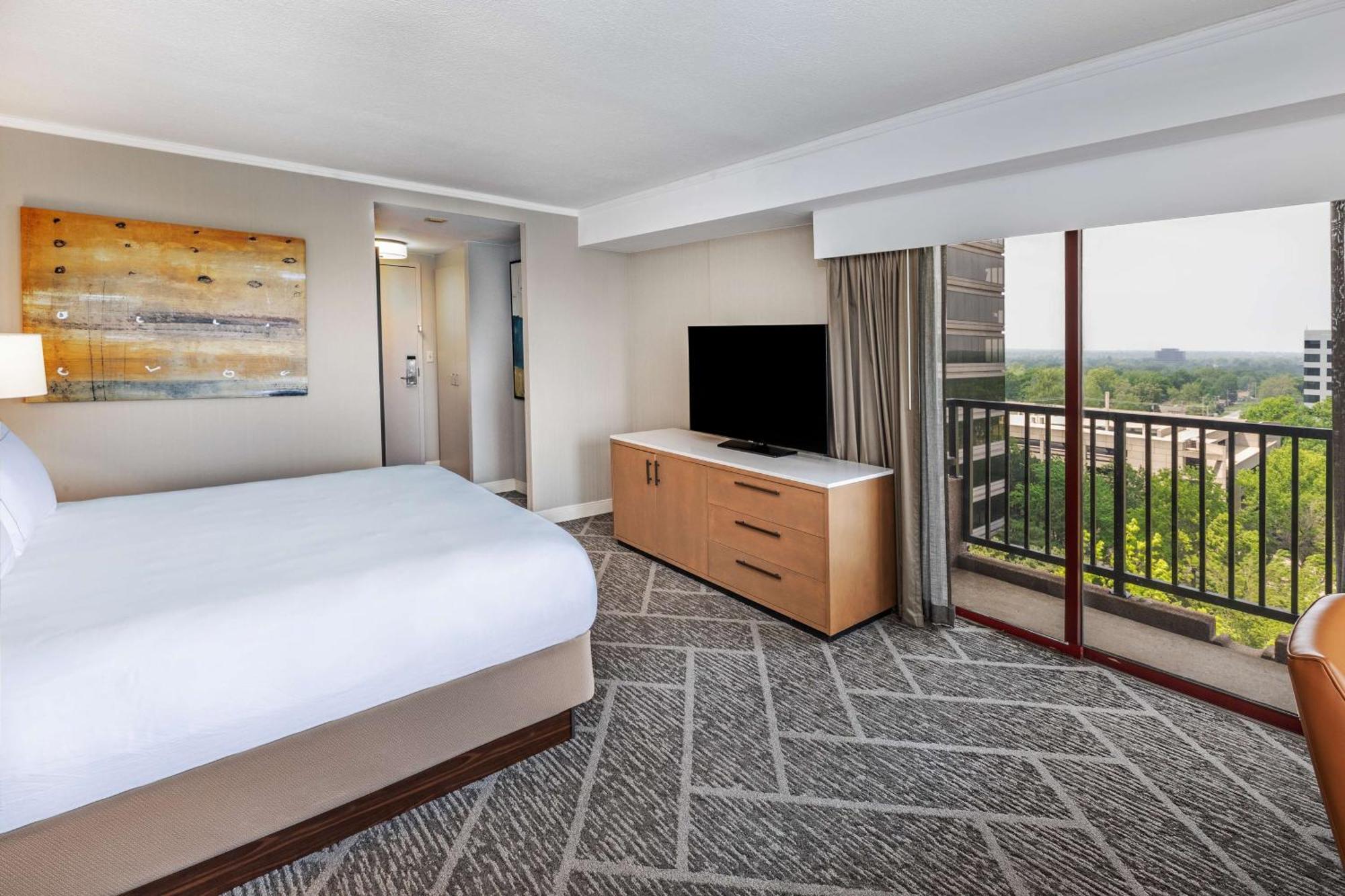 Doubletree By Hilton Tulsa At Warren Place מראה חיצוני תמונה