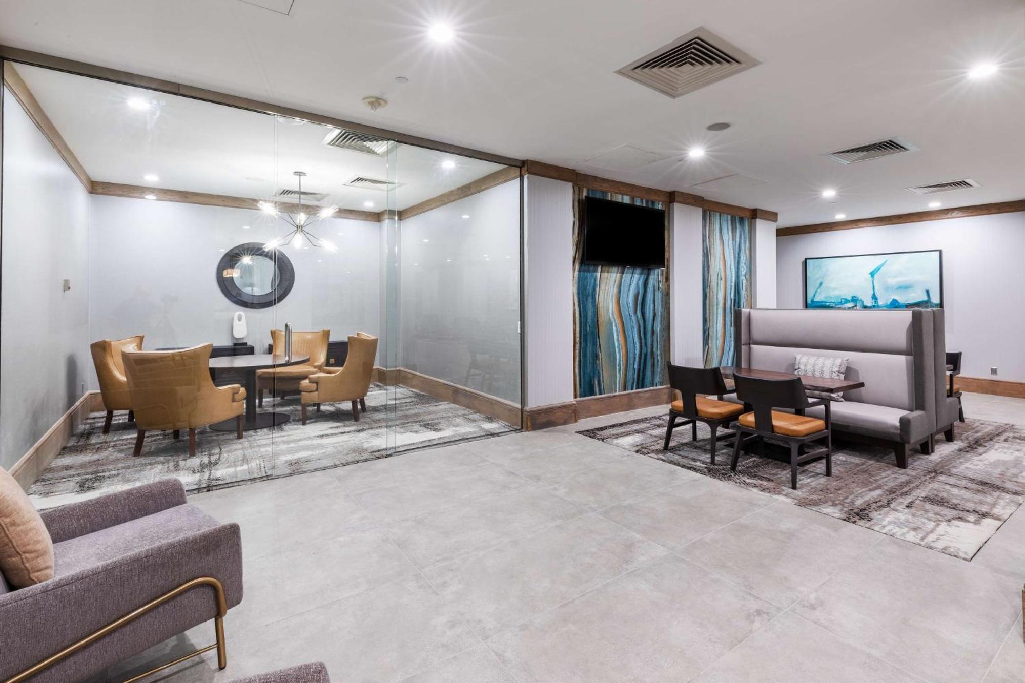 Doubletree By Hilton Tulsa At Warren Place מראה חיצוני תמונה