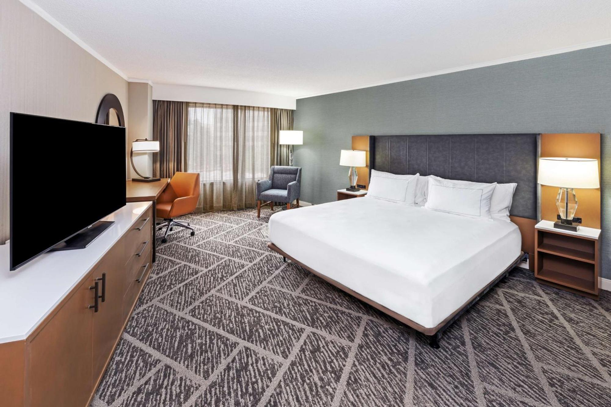 Doubletree By Hilton Tulsa At Warren Place מראה חיצוני תמונה