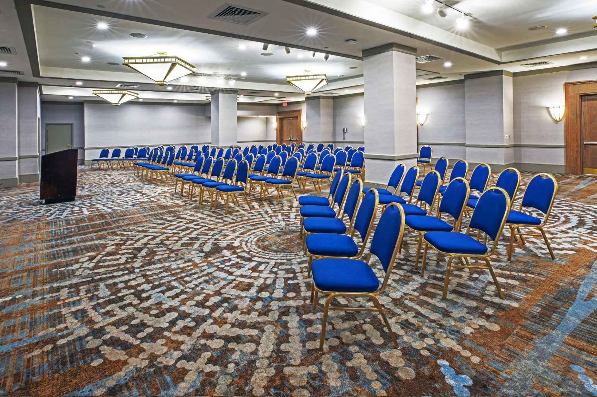 Doubletree By Hilton Tulsa At Warren Place מראה חיצוני תמונה