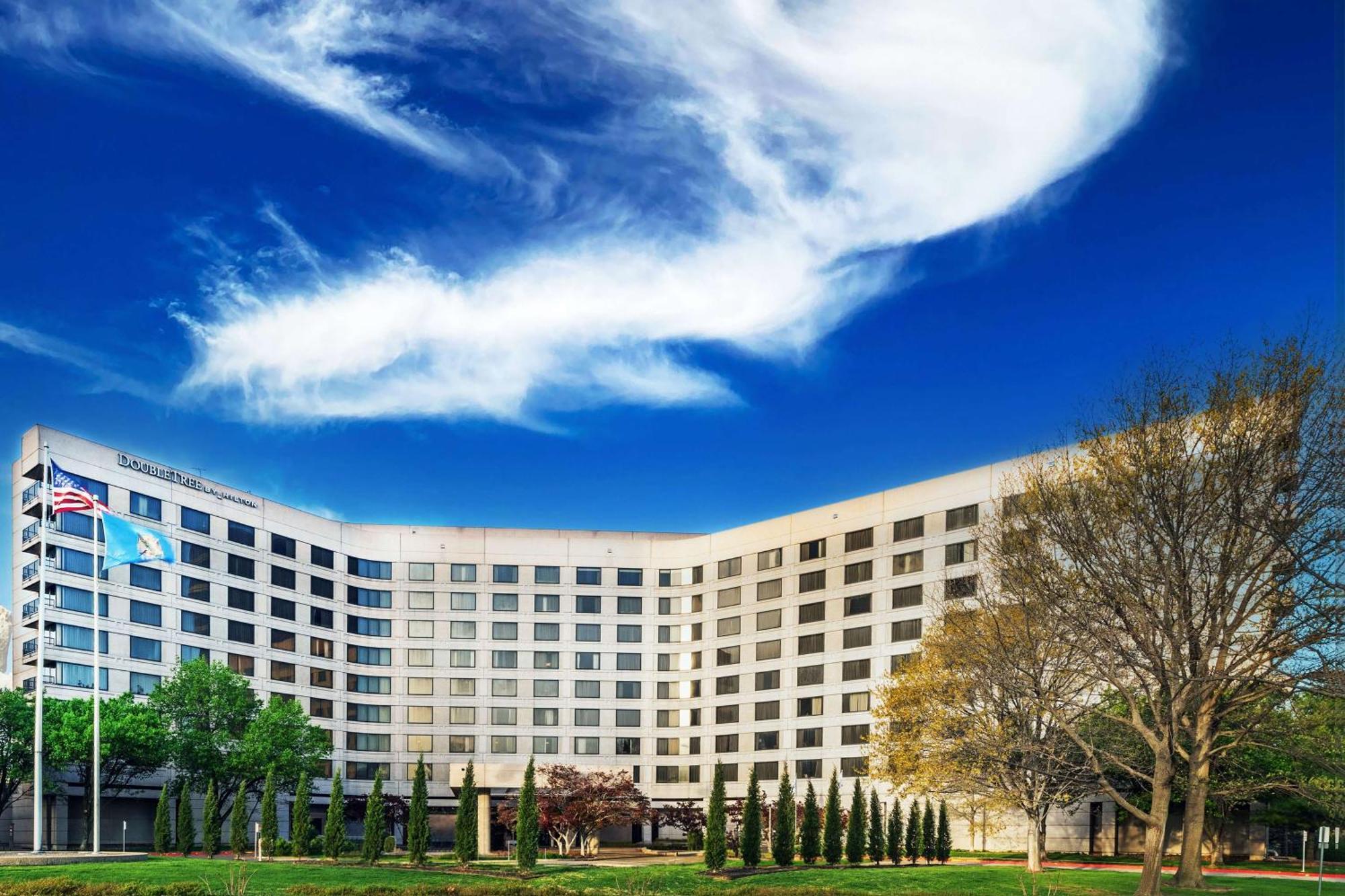 Doubletree By Hilton Tulsa At Warren Place מראה חיצוני תמונה